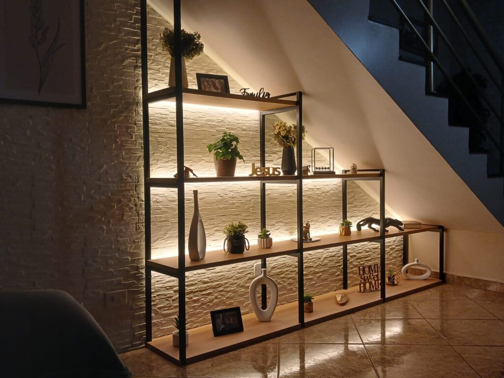 Estante Modular Sob Escada Arroyo